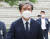 '가족비리 의혹'으로 재판을 받고 있는 조국 전 법무부 장관이 지난달 22일 오전 서초구 서울중앙지방법원에서 열린 뇌물수수 등 혐의 관련 공판에 출석하고 있다. 뉴스1