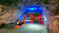 ‘동굴 바캉스’ 투명카약 타고, 국산와인 고르는 재미