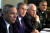 2001년 9월 12일 당시 조지 W 부시 미국 대통령(왼쪽에서 두 번째)과 백악관에서 회의 중인 딕 체니 부통령(왼쪽에서 세 번째). 부시 대통령 왼쪽은 콜린 파월 국무장관. AP=연합뉴스