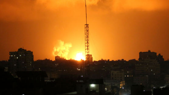 이스라엘, 팔레스타인 가자지구 전투기 공격…5세 포함 10명 사망
