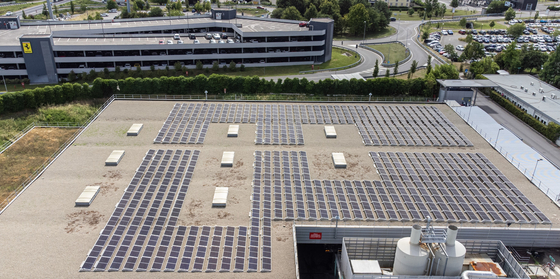 페라리는 온실가스 배출량을 줄이기 위해 이탈리아 마라넬로 공장에 태양광 발전 시스템을 구축했다. [사진 FMK]