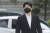 그룹 아이콘 출신 비아이의 마약 수사를 무마한 혐의를 받고 있는 양현석 전 YG엔터테인먼트 대표 프로듀서가 8일 오전 서울 서초구 서울중앙지방법원에서 열린 1심 속행 공판에 출석하고 있다. 뉴스1
