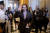 카멀라 해리스 미국 부통령이 7일(현지시간) 상원에서 ‘인플레이션 감축법안’을 통과시킨 뒤 본회의장을 나오면서 인사하고 있다. [EPA=연합뉴스]