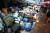 9일 서울 동작구 남성사계시장에 쌓인 폐기물. 이번 폭우로 침수 피해를 본 상인들이 복구 작업을 하며 못쓰게 된 상품 등을 내놓았다. [뉴스1]