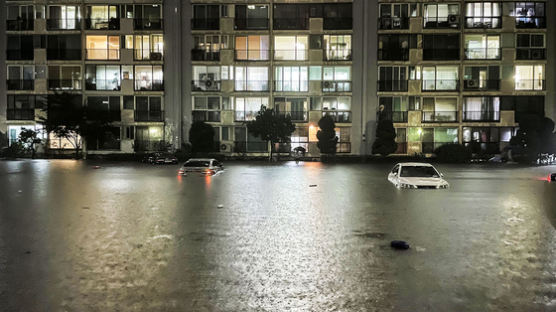 80년만의 기록적 폭우에 수도권, 강원서 9명 숨지고 6명 실종