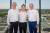 이재용 삼성전자 부회장이 지난 6월 네덜란드 에인트호번에 위치한 ASML 본사에서 피터 베닝크 CEO(왼쪽), 마틴 반 덴 브링크 CTO와 기념 촬영을 하고 있다. 사진 삼성전자