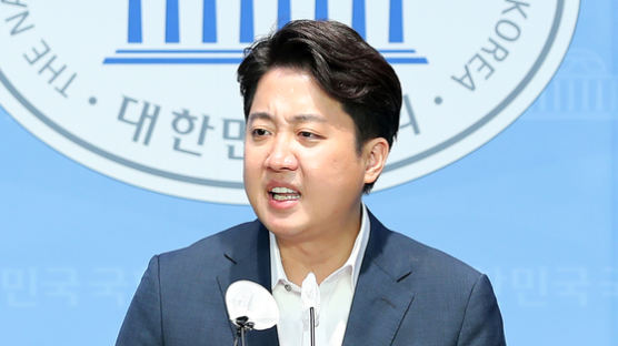 "아이 떼쓴다" 친윤의 무대응…尹취임 100일 또 큰 파도 온다