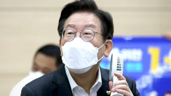 尹 "자유" 33번 외친날…이재명 "약자 억압을 자유라 생각"