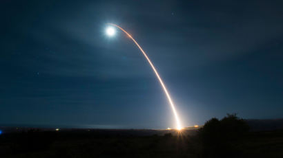 美 핵전력 핵심 '미니트맨3' ICBM 시험발사…6700㎞ 날아갔다