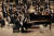 20일 롯데콘서트홀에서 열린 '클래식 레볼루션'에서 K-클래식 선후배인 김선욱(위)과 임윤찬(아래)이 나란히 앉아 포핸즈 연주를 하고 있다. 사진 롯데문화재단