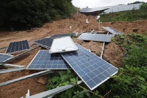 폭우로 산사태 조마조마…안전 취약 태양광시설 3000여곳 매년 점검