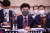 한동훈 법무부장관이 22일 서울 여의도 국회에서 열린 법제사법위원회 전체회의에 출석해 자리에 앉아있다. 뉴시스.
