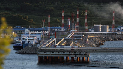 '석유 수출' 아시아 눈독 들이는 러시아…"30% 할인 제안도"