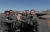 24일 호주 다윈기지에서 연합 편대비행 및 공중급유훈련을 함께한 양국 공군 조종사들이 호주 F-35A 앞에서 기념촬영을 하고 있다. 사진 공군