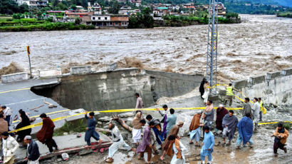 [사진] 파키스탄 석 달째 폭우, 1000여 명 숨지고 3300만명 피해