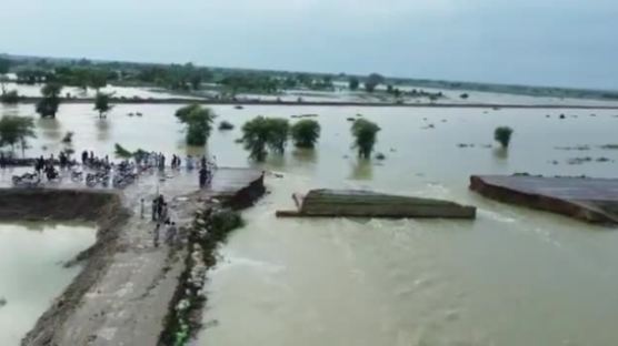파키스탄, 부서진 가옥만 100만채 육박…“성서에나 나올 법한 홍수”
