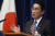 기시다 후미오 일본 총리가 31일 도쿄 총리관저에서 열린 기자회견에서 기자들의 질문에 답하고 있다. AP=연합뉴스 