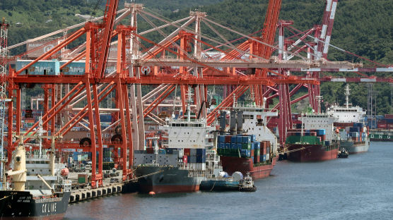 반도체·중국 수출, 에너지 수입에 휘청…8월 무역적자 역대 최대