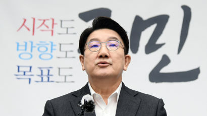 권성동, ‘윤핵관 2선후퇴론’ 묻자 “이미 제 입장 밝혔다”