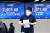 5일 오후 서울 중구 하나은행 딜링룸 모니터에 코스피 지수와 환율이 표시돼 있다. 연합뉴스