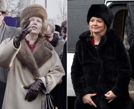 마가릿 대처 전 영국 총리가 지난 1987년 3월 29일 러시아를 방문했을 때 패션과 리즈 트러스 신임 영국 총리가 지난 2월 17일 전쟁이 일어나기 전 우크라이나를 방문했을 때 패션이 묘하게 비슷하다. AFP=연합뉴스
