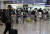 제11호 태풍 ‘힌남노(HINNAMNOR)’가 북상하고 있는 가운데 4일 제주국제공항에 서둘러 제주를 빠져나가려는 관광객들로 붐비고 있다. 뉴스1