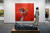 개막일부터 하루 100억원에 가까운 매출을 기록한 하우저앤워스 갤러리. 전면에 보이는 38억원짜리 조지 콘도의 붉은 초상화는 개막 당일 한국 사립미술관에 판매됐다. [연합뉴스]