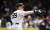  뉴욕 양키스 거포 에런 저지가 6일(한국시간) 양키스타디움에서 열린 미네소타 트윈스와의 홈 경기에서 시즌 54호 홈런을 터트린 뒤 더그아웃을 향해 세리머니를 하고 있다. AP=연합뉴스 