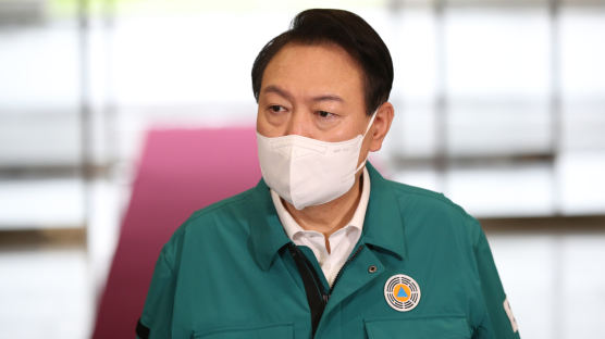 尹, 트러스 신임 英총리에 축하…"양국 관계 발전 기대"