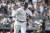뉴욕 양키스 거포 에런 저지가 6일(한국시간) 양키스타디움에서 열린 미네소타 트윈스와의 홈 경기에서 시즌 54호 홈런을 터트린 뒤 더그아웃을 향해 세리머니를 하고 있다. USA 투데이=연합뉴스 