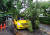 5일 오후 인천시 동춘동 한 아파트 인근 도로에서 가로수가 강풍에 쓰러져 달리던 학원 차량을 덮쳤다. [뉴스1]