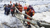 [이 시각] 중국 쓰촨성 지진 발생 사흘째...구조대원 실종자 찾기 안간힘