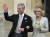 지난 2005년 결혼식 때의 찰스 3세(당시 왕세자)와 커밀라 파커 볼스 왕비. AP=연합뉴스