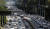 추석인 10일 오후 서울 서초구 경부고속도로 잠원IC인근 서울방향 상행(왼쪽)과 부산방향 하행이 귀경길과 성모, 나들이객 차량으로 정체되고 있다. 뉴스1