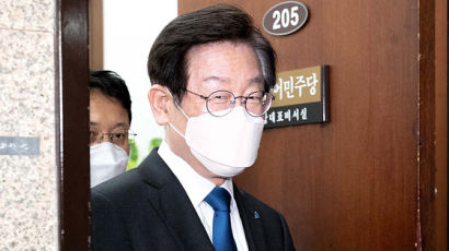 "이재명, 성남시장 때도 법카 361회 썼다"…李측 "불법 없다"