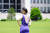 류호정 정의당 의원이 2021년 6월 16일 서울 여의도 국회 본청 앞에서 타투업법 제정 촉구 기자회견을 열며 드레스를 입고 등의 타루를 보여주고 있다. [뉴시스]