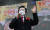 20대 대통령선거 중 국가혁명당 허경영 후보가 지난 2월 15일 서울 여의도 국회 앞에서 열린 출정식에서 연설하고 있다.[연합뉴스]