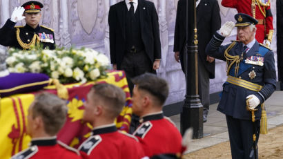 英 왕실, 19일 여왕 장례식 계획 발표…2분간 묵념으로 마무리