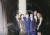 1994년 펜실베니아대학에서 연인 관계였던 머스크(오른쪽에서 두번째)와 그윈(가장 오른쪽). 사진 미국 경매업체 PR옥션 캡처