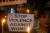 지난 2020년 10월 10일 인도 우타르프라데시주에서 달리트 여성이 강간 살해당한 뒤, 시민들이 달리트 여성에 대한 폭력을 멈춰 달라는 촛불시위를 하고 있다. AP=연합뉴스
