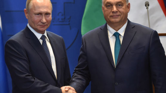 '푸틴 친구' 오르반에 칼 뺀 EU "헝가리 10조 지원 중단할수도"