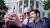  조 바이든 미국 대통령이 지난 13일 백악관에서 연 인플레이션 감축법 통과 축하 행사에서 참석자들과 사진을 찍고 있다. 로이터=연합뉴스