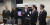 토니 블링컨 미국 국무부 장관(가운데)이 지난 16일 미국 워싱턴에서 열린 제3차 확장억제전략협의체(EDSCG) 회의장을 방문해 조현동 외교부 1차관(왼쪽 넷째), 신범철 국방부 차관(오른쪽)과 대화하고 있다. [사진 외교부]