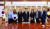 김진표 국회의장이 20일 국회 의장집무실에서 미국 주요 언론사 기자단을 만나 면담 전 기념촬영을 하고 있다. 사진 국회의장실