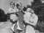 필립공과 엘리자베스 2세 품에 안겨있는 찰스 3세(맨 왼쪽)와 앤 공주. 1951년, 앤 공주 출생 이듬해 사진이다. AP=연합뉴스