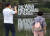 6·25 전쟁 72주년인 지난 6월 25일 서울 용산구 전쟁기념관을 찾은 시민들이 사진을 찍고 있다. 연합뉴스