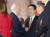 윤석열 대통령과 조 바이든 미국 대통령이 21일(현지시간) 미국 뉴욕 한 빌딩에서 열린 글로벌펀드 제7차 재정공약회의를 마친 뒤 대화를 나누고 있다. 뉴시스