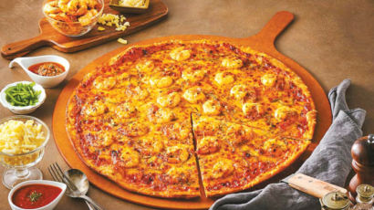[맛있는 도전] 새우 토핑이 듬뿍 … 1만원대 가격의 프리미엄 ‘원파운드쉬림프 피자’ 출시