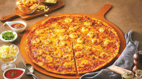 [맛있는 도전] 새우 토핑이 듬뿍 … 1만원대 가격의 프리미엄 ‘원파운드쉬림프 피자’ 출시