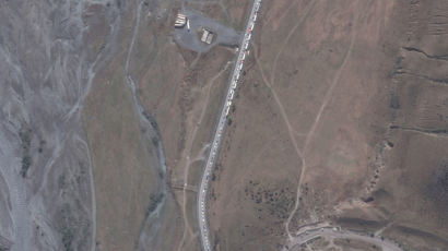 위성에 찍힌 '러 탈출' 행렬…조지아 국경 차량 16㎞ 늘어섰다